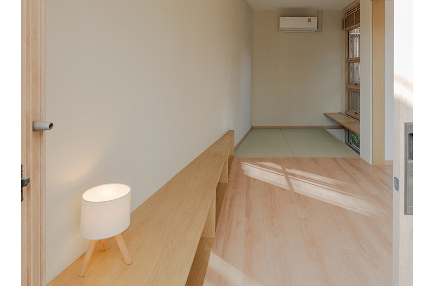 House with Shared Pool in Srinakarin 